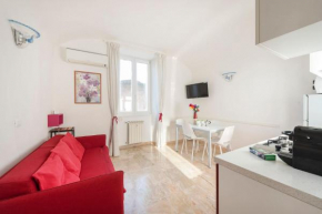 Отель Colosseo 6 Royal Apartment  Рим